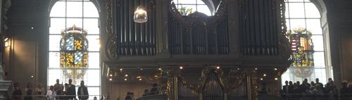 Großes Weihnachtsliedersingen, alle Chöre von St Michael