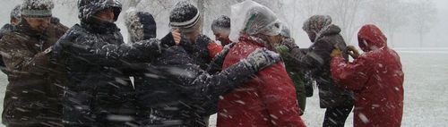 zum Lachclub im Westpark, öffentlich. Findet in jedem Fall statt, wir gehen auch hin.