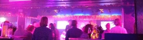 Tanzen zu  Rhythmus-Musik 19-21 Uhr