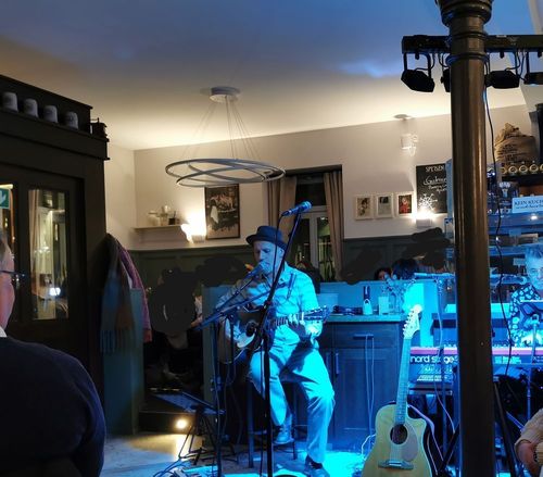 Soul, Pop und österr. Songs: Die "Zweispänner" im Wiener Caféhaus in Göppingen 