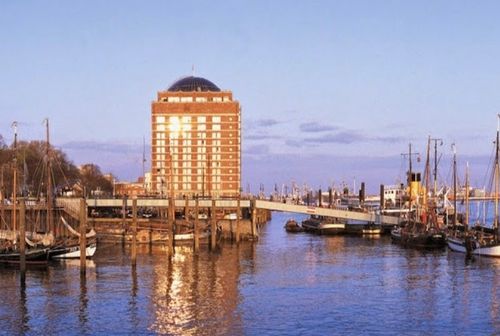 Elbwarte Kaffee und Kuchen