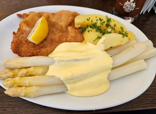 Kleine Motorradtour zum Spargelessen 