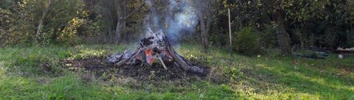 Osterfeuer, Grillen und Wanderung