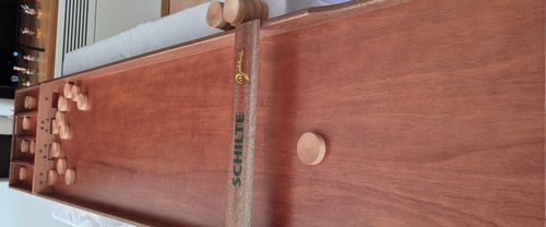 Jakkolo spielen anschließend Essen im Restaurant