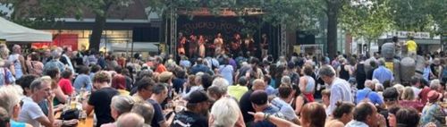 BLUESFEST AUF DEM ROTKREUZPLATZ