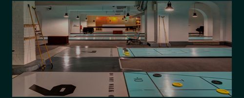 Shuffleboard spielen - Sommer - SPECIAL