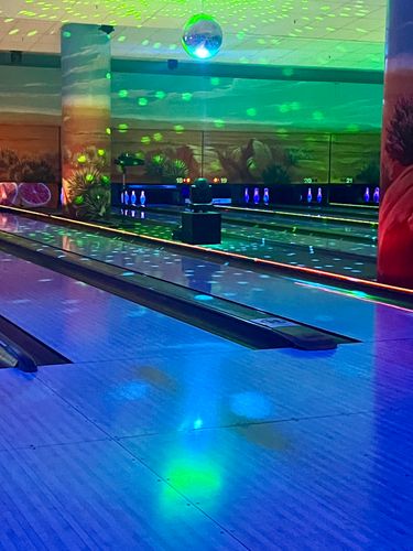 Partybowling mit Musik 🎵 und guter Laune 🎱