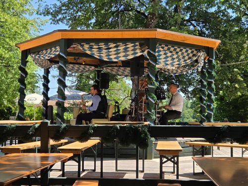 Moderate Wanderung zum Jazzbiergarten