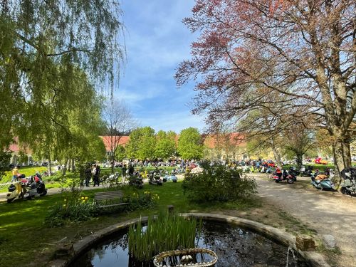 Wanderung im Wittelsbacher Land zum Blumenthaler Schloss auch in Begleitung von Hunden